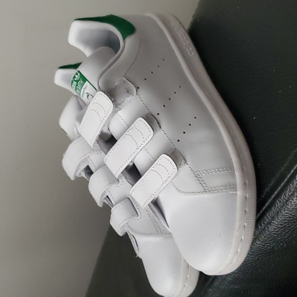 ADIDAS Stan Smith kids size 2